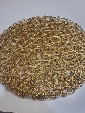 Round Metallic Gold Woven Placemat